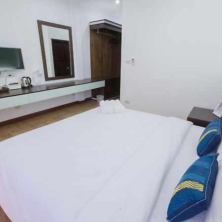 Busara Hotel Chiangmai Чіангмай Екстер'єр фото
